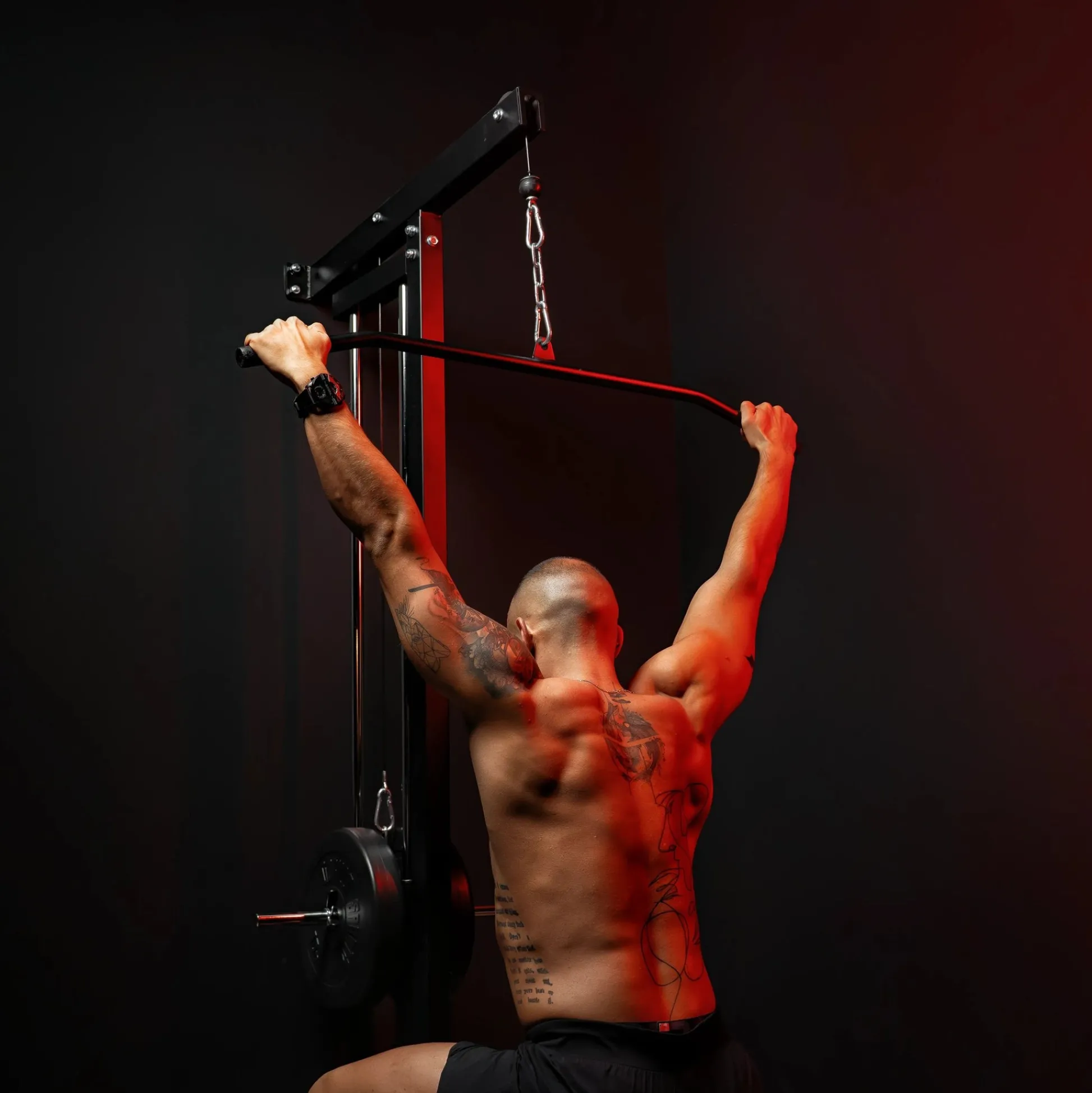 Gorilla Sports Latzugmaschine zur Wandbefestigung Schwarz Discount