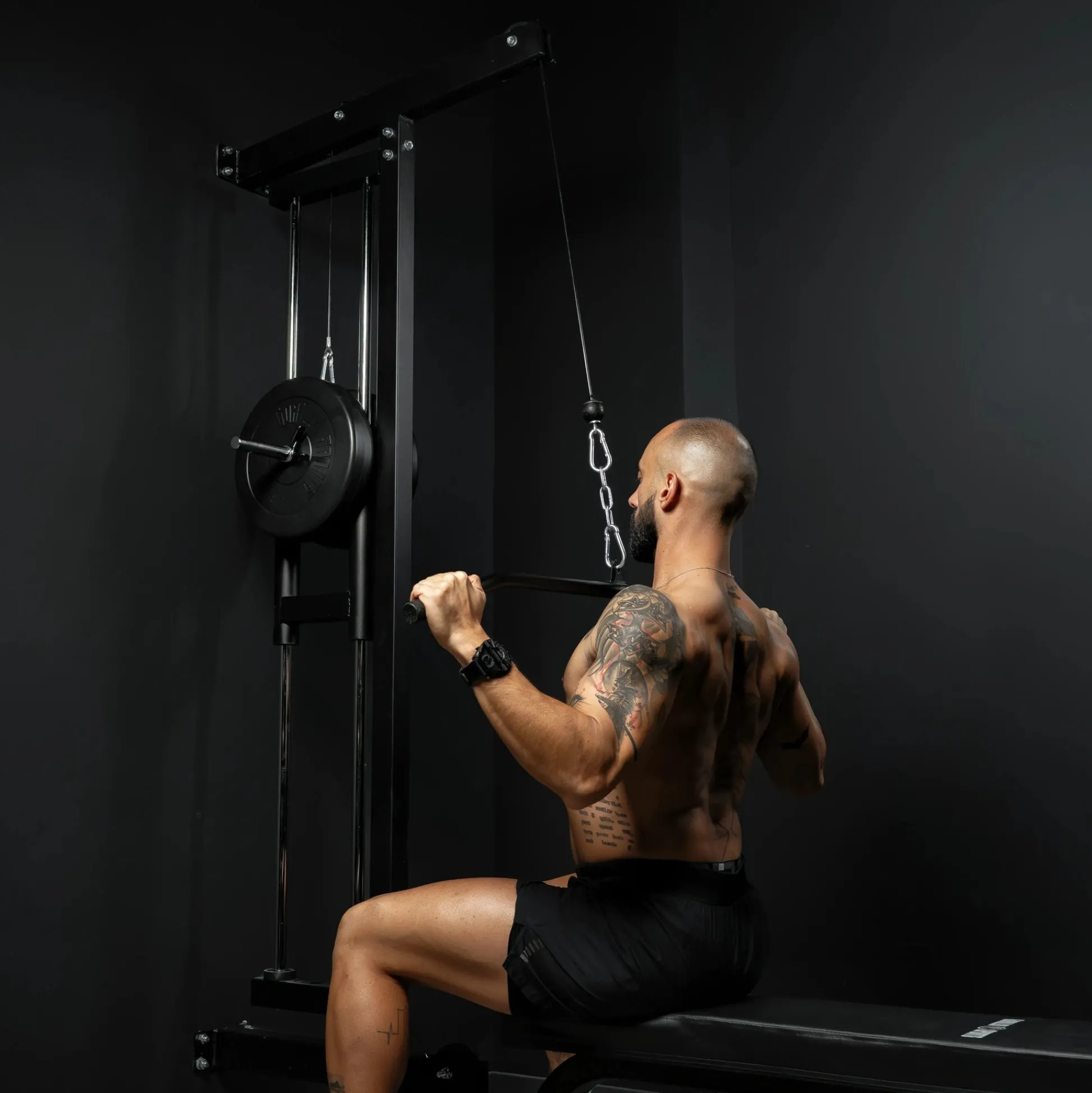 Gorilla Sports Latzugmaschine zur Wandbefestigung Schwarz Discount