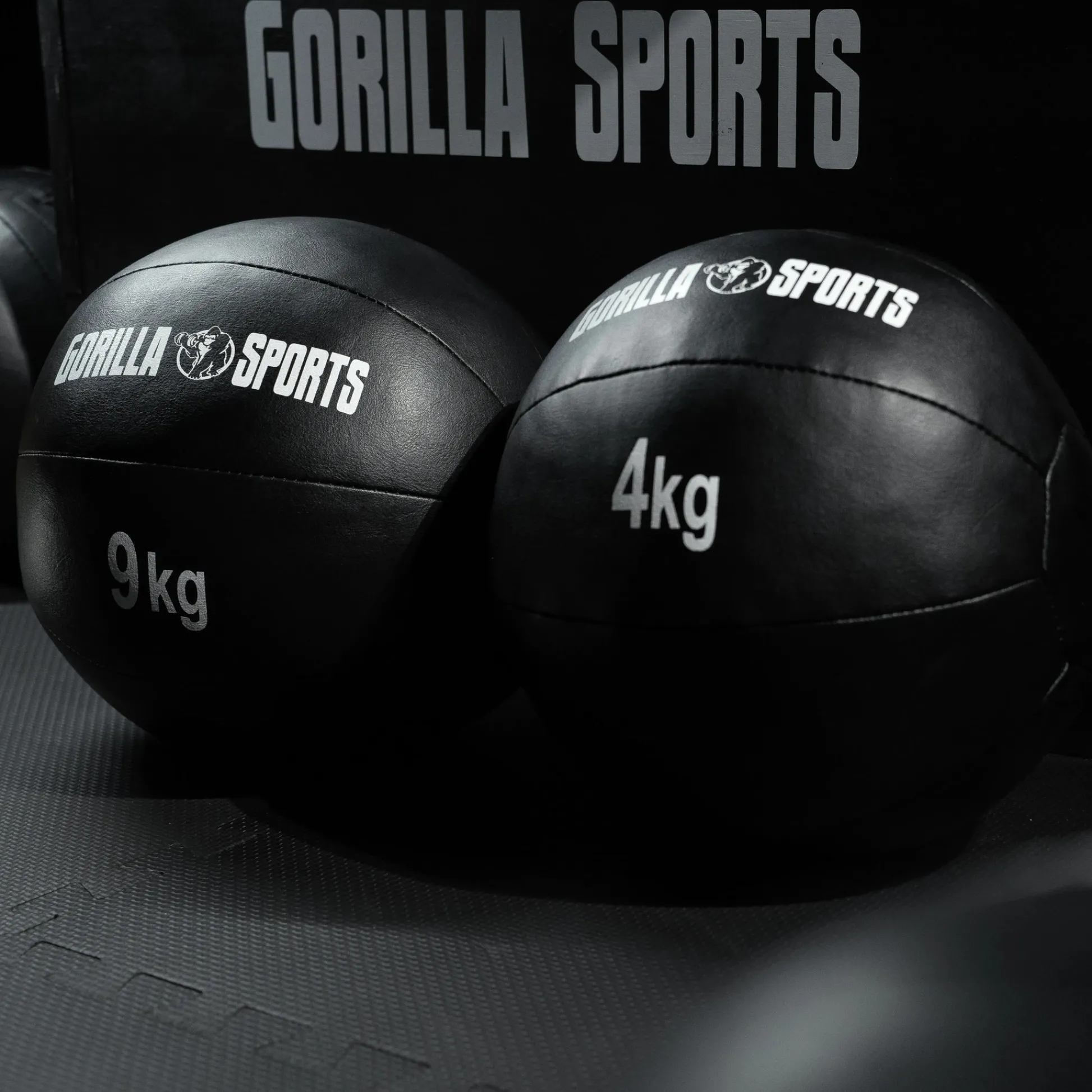 Gorilla Sports Medizinball Wall Ball aus Kunstleder 1 - 10 kg Schwarz Clearance